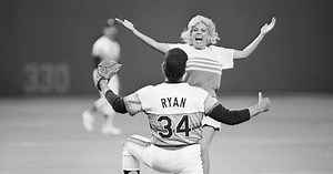 Morganna 'La Bandida de los Besos': La mujer que invadía estadios de MLB a robar besos a los jugadores