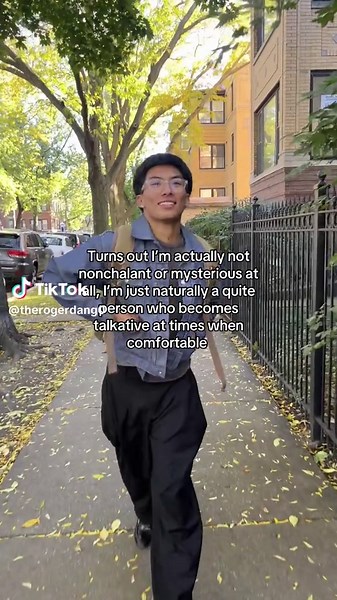 Def not nonchalant - - - #relatable #nonchalant #extrovert #friends #fyp