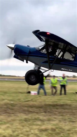 Knowing the right moment to add the flaps for maximum lift for the shortest take off #airplane