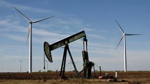 The cost of shifting the U.S. power grid to 100% renewable energy over the next 10 years is an estimated $4.5 trillion, according to a new Wood Mackenzie analysis. Read more here: https://bit.ly/2XhsCew | Greentech Media