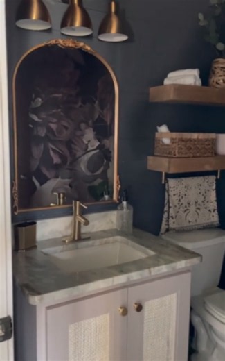 How to make DIY floating shelves step by step