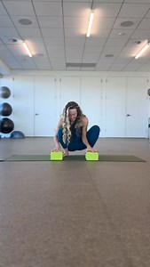 Yin Sequence with books only Looking for 3️⃣ advanced yin postures to maximize mobility ⬇️ I gotchu: 1. Elevated squat 2. Elevated dragonfly 3. Elevated low-flying dragon The perfect sequence to advance your yin practice and improve mobility in your hips ➡️ Follow along for more yin yoga tips! SAVE this post and try later for the perfect hip flexibility practice. #yinyogasequence #yinforflexibility #dailyyoga #yogagram #yogatips #yinyogatips #fyp #yinisin #yinandyang #yinyogateacher | Well With 