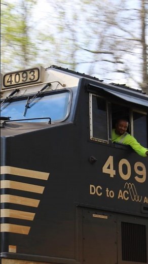 NS 371 With A BNSF Loco And The Best NS Conductor!