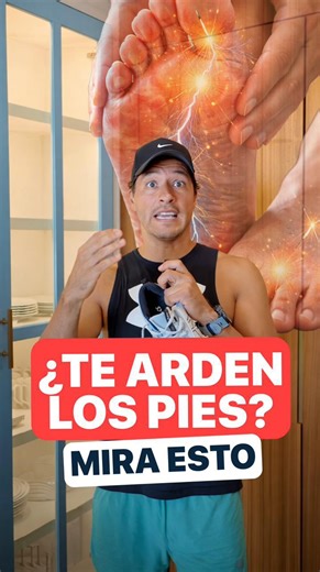 Si tus pies arden, hormiguean o están dormidos… No es la edad, es tu glucosa que está alta. La neuropatía no empieza en el nervio. Empieza con la resistencia a la insulina. En este video te enseño 5 ejercicios prácticos para mejorarla. COMENTA “EJERCICIOS” y te envío el video con los ejercicios. | Be Welly