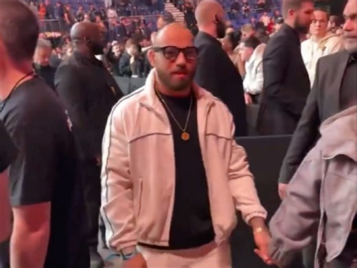 疯狗”吉恩-席尔瓦对“判定之王”莫夫萨尔-埃夫洛耶夫vs.“奇迹”勒罗内·墨菲的比赛并不满意。