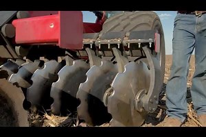 The rugged, reliable disk arms and torsions on the Speed-Tiller high-speed disk provide the down pressure you need to tackle the harshest soil conditions. https://bit.ly/3fESDtm | CASE IH