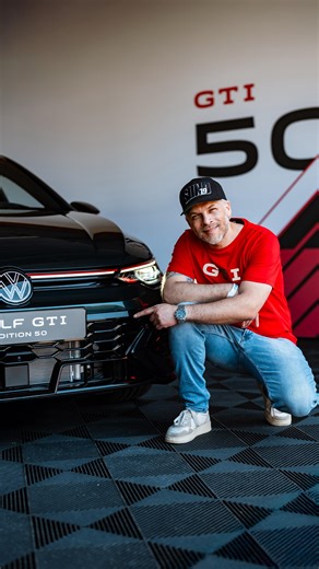 🚨Weltpremiere🚨 50 Jahre GTI – und er kommt mit Ansage. Golf 8 GTI Edition 50 – nicht nur Jubiläum, sondern Statement. Mit GTI Performance Paket, exklusiver Ausstattung und: 7:46,125 Minuten auf der Nordschleife. Der schnellste GTI aller Zeiten. Mehr braucht man nicht sagen. 💥🔥 Was sagt ihr ? #GTI50 #Golf8GTI #Edition50 #Nordschleife #Rekordjäger #Weltpremiere #GTIheritage #MadeForDriving #volkswagen | Sidney Hoffmann