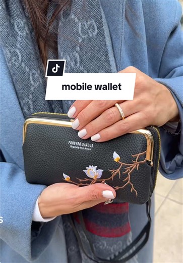 This gorgeous leather mobile clutch wallet and crossbody combo is perfect for carrying all your essentials! #mobilewallet #mobileleatherwallet #tiktokshopcreatorpicks #spotlightfinds #leatherwallets