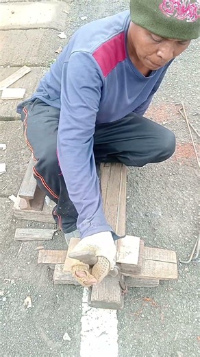 Learn, how to easily bend rebar ends manually