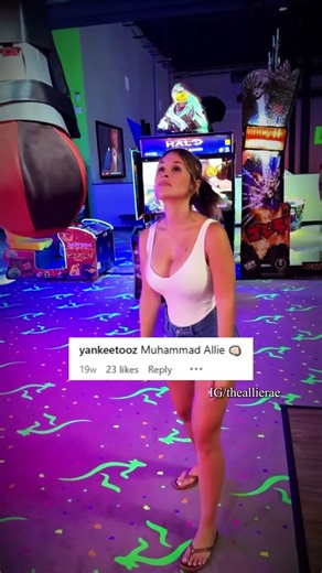 Muhammad Allie throws hands on the punch machine #boxing #arcade #viral