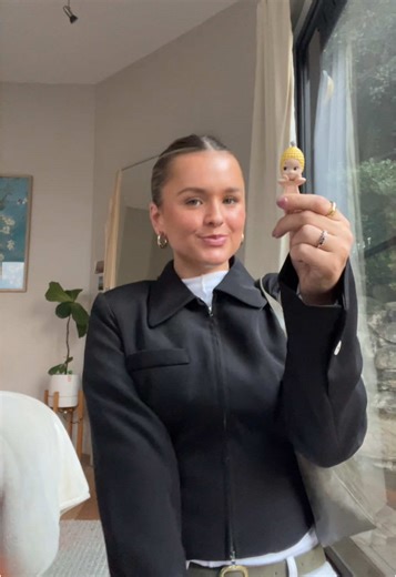 Funny Moments of Argyle: Comedic Camera Angles