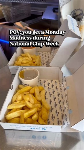 NATIONAL CHIP WEEK 🥳 And today is THE BEST DAY during that week. It’s Monday and that means Monday Madness!!!! FISH & CHIPS ANY SAUCE (Beans, Curry sauce, Mushy Peas, gravy) ONLY £6 EVERY MONDAY **Takeaway only** Available from… Mansfield Road, Carrington Bramcote Lane, Bramcote Wilford Lane, West Bridgford Tamworth Road, Long Eaton #foodreels #nottingham #chipshop | The Cod's Scallops