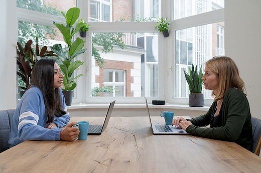 10 Pengertian Wawancara Menurut Para Ahli | Adjar