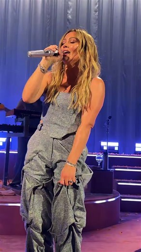Hillary Duff's Come Clean: First Live Performance in 18 Years