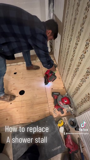 Shower Stall Replacement Guide with Plumbing Tips
