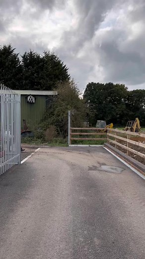 Retro Restorer (@retrorestorer)’s videos with Here I come - Myles Capper