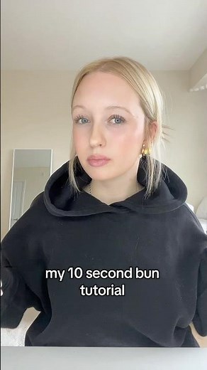 Super easy bun tutorial #buntutorial #messybun #10secondbun