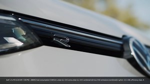ℹ️ (Golf 1.5 eTSI, 110kw - 150PS: Kraftstoffverbrauch kombiniert 4,8 - 4,6 l; CO₂ Emissionen in g/km: 111-106; Effizienzklasse A ) Der neue Golf 8 eTSI kann es kaum erwarten, euch kennezulernen.❤️ 👉 Der Klassiker mit 1,5-Liter-Benzin Motor und einem 48-Volt-Riemen-Startergenerator sowie einer 48-Volt-Lithium-Ionen-Batterie fährt elektisch unterstützt. Wie viel Spaß das macht, seht ihr im Video. 😎 #vwgolfetsi #volkswagen Video zeigt Sonderausstattung gegen Mehrpreis. Weitere Informationen: http