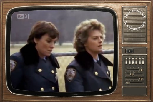 Cagney et Lacey (Cagney and Lacey) est une série télévisée américaine créée par Barbara Avedon et Barbara Corday composée d'un pilote de 90 minutes diffusé le 8 octobre 1981, et 125 épisodes de 52 minutes diffusés entre le 25 mars 1982 et le 16 mai 1988 sur le réseau CBS. Avec Tyne Daly, Meg Foster (1ère saison), Sharon Gless, Al Waxman, Carl Lumbly, Martin Kove... En France, la série a été diffusée pour la première fois sur une chaine hertzienne nationale à partir du 1er mars 1987 sur M6, une d