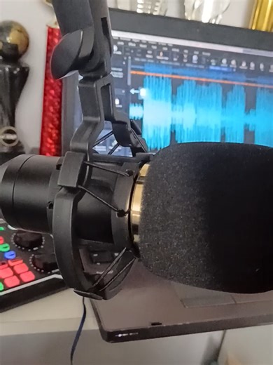 Full proffesional podcast set - soundcard, microphone, voice-changer, earphones and all wires. Just plug and play. #podcasting #podcastclip #microphone #fyp #tiktokmademebuyit