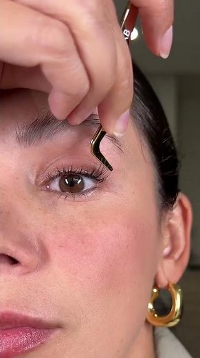How to Apply DIY Cluster Lashes?