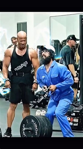 I'm doing pumping with the mop ‍♂️ ‍♂️ ‍♂️ https://t.co/6uQXzMcJrf