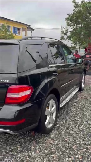 Just like toks Barely Used First body 2011 model Mercedes Benz ML350 4Matic…AUTO fold side mirrors…Android system… Reverse Camera…New Tyres…NO NEED FOR BELGIUM…..PRICE: 10.5M……. Buy and be happy 😊 Location: GRA Benin city #viralvideo #cleancarsonly💯💯💯✅ #mercedesbenz