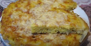 Plăcintă cu varză la tigaie - rețetă simplă și rapidă