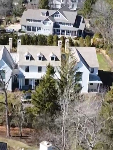 Police said five robbers invaded a home after one of them posed as a food delivery driver carrying a brown takeout bag from Outback Steakhouse to get in.