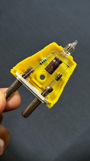 21K views · 401 reactions | Simple Electronic Project #Electronics #Shorts #DIY #Reels #trending | DIY Electrix | Facebook