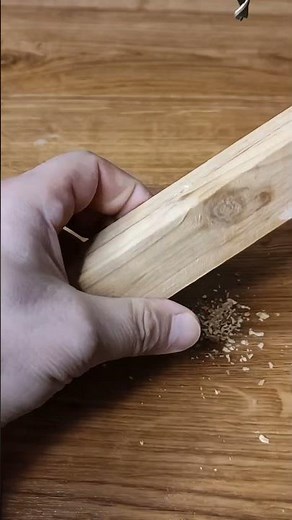 Stripping Wires Made Simple: Effortlessly Removing Insulation with a Block and Blade!