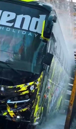 at last new two tourist bus of the legend family has paint gream and yellow 💛💛