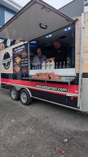 Suite à notre visite chez Beignes d'Antan hier, voici où vous pouvez vous procurer ces délicieux beignes trempés dans notre sirop d'érable de La Fabrique S 🍩🍁😋👌 ⬇️ écoute ça ! | Bois Franc sec