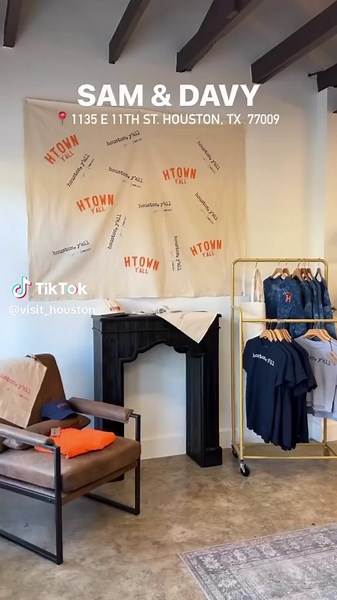 ⚾️ WHERE TO BUY YOUR ASTROS GEAR IN HOUSTON? 🧢 Get #ready2reign with the @houstonastros by shopping at these local shops! ⬇️ 1️⃣ Sam & Davy @samanddavy 💻 samandavy.com 📍 1131 E 11th Street, Houston, TX 77009 2️⃣ Paris Texas Apparel Co. @paristexasco 💻 paristexasco.com 📍 1341 S Voss Rd. Houston, TX 77057 3️⃣ Diversity Clothing Co. @diversityclothingco 💻 diversityclothingco.com 📍Next Pop Up TBD 4️⃣ State Line Designs @statelinedesigns 💻 shopstateline.com 📍 10/21 - Flea by Night at Discove