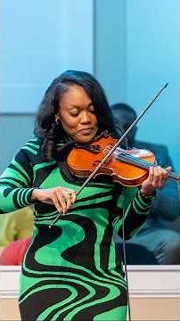 I know God is working so I smile! #violinist #smile #kirkfranklin #gospelmusic