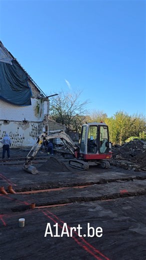 👉 Début de chantier près de couvin ! L'exploitatation d'une parcelle construite en friche est utilisée pour en réaliser 3 habitations trois chambres. Avec tout le confort moderne. ➡️ Limiter la surexploitation des sols ➡️ veiller à une bonne intégration de l'architecture ➡️ promouvoir une architecture durable Des piliers fort pour une architecture raisonnée. A1Art.be , architecture et aménagement intérieur | A1Art - Architectes