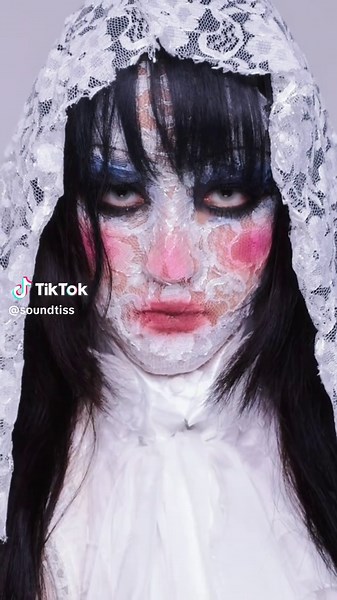 Lace Face Makeup Techniques for Stunning Looks