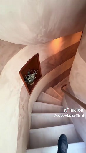 Explore the 70’ Buddy Davis Sportfish Yacht