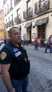 27K views · 121 reactions | Ya no solo hay que aguantar a quien no cumplen las Leyes..sino que encima llega un tipo transtornado exigiendo Derechos Humanos...mi consejo es "VETE A TU PAIS" seguro que el trato que recibe es más exquisito 藍藍 | Técnicas Policiales | Facebook