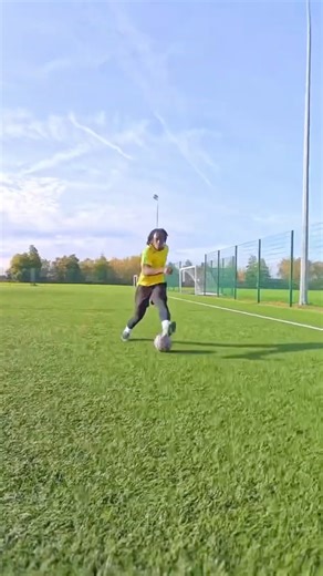 HOW TO DO A STEPOVER👀🔥#football #soccer #footballsoccer #shorts #tutorial