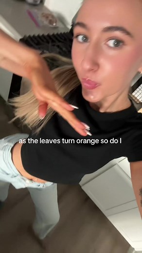 better than being pale 💁🏼‍♀️#hairtok #viral #LanguageLearning #spraytan #selftan