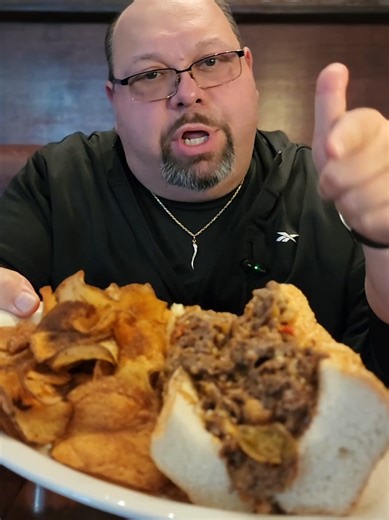 I finally went to @boneyardbistro in Sherman Oaks, CA to do a food review on their Gourmet Philly Cheesesteak made with Holstein Ribeye, Sirloin, New American and Cooper Sharp Cheese. Also had their Kob Mac which is their Gourmet version of the Big Mac. Both were absolutely delicious and The K-Pops and Banana Pudding Brulee were absolutely amazing as well. #phillycheesesteak #bigmac #bbq #dessert #foodreview