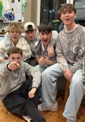 **ANNOUNCEMENT** We are so happy to finally announce we are bringing our headline gig to London this year. We will be playing at