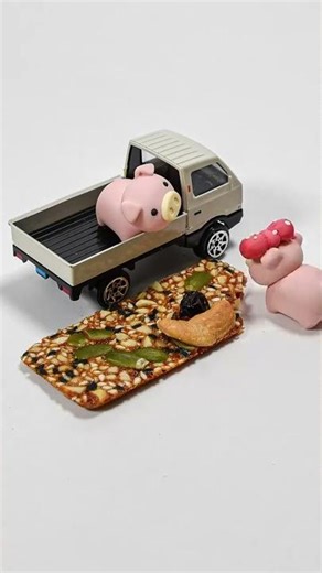 🐷Look How Good My Piggy is at Eating! #shorts #stopmotion #mukbang #funny #animatio #cute