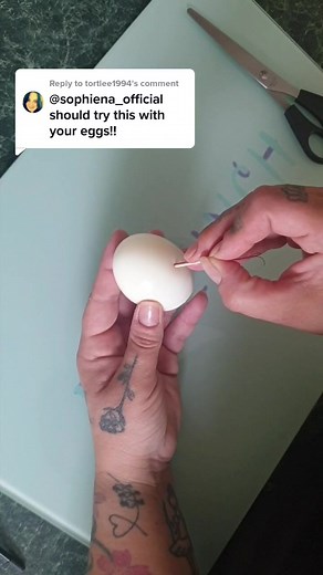 Replying to @tortlee1994 @Soph ♡ Thought I'd make you a little tutorial 😄 #eggart #foryou