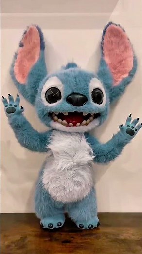 Acting Out a Classic Lilo & Stitch Scene! 🌺💙 | Disney Cosplay | Hot Toys Lifesize Stitch