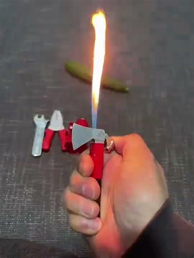 My girlfriend gave me a lighter, but I can't figure it out!