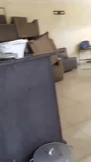 LOCAL COMMERCIAL DISPONIBLE SUR LE VGE À LOUER COMMUNE / TREICHVILLE VGE 0173259894 // 0748651956 NOUS METTONS À DISPOSITION POUR LA LOCATION LOCAL COMMERCIAL À 2 NIVEAUX POUR TOUTES ACTIVITÉS RESTAURANT QUINCAILLERIE CENTRE MÉDICAL BUREAU ET AUTRES LOYER MENSUEL 2 MILLIONS | Fredy Kouadio