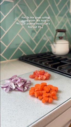 Glass cutting board - worth the hype or not⁉️👀#kitchenfinds #kitchenorganization #temufinds #temu