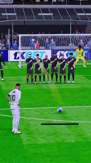 Cobrança de falta de Neymar no Santos em PES 2017